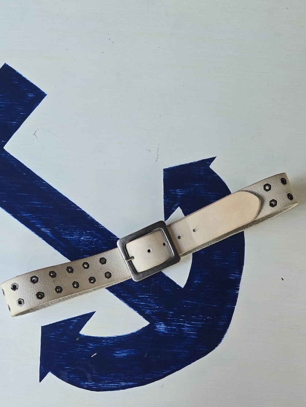 Fossil Off-white Leather Belt Silver Hardware